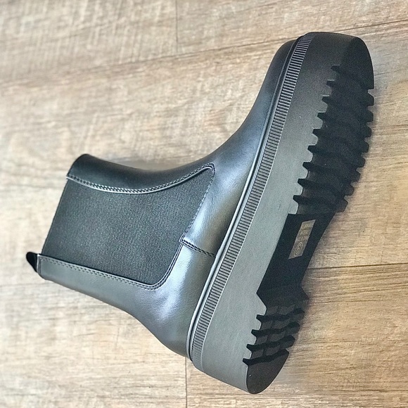 Soda Reeve Black Platform Chelsea Elastic Bootie - Picture 4 of 6